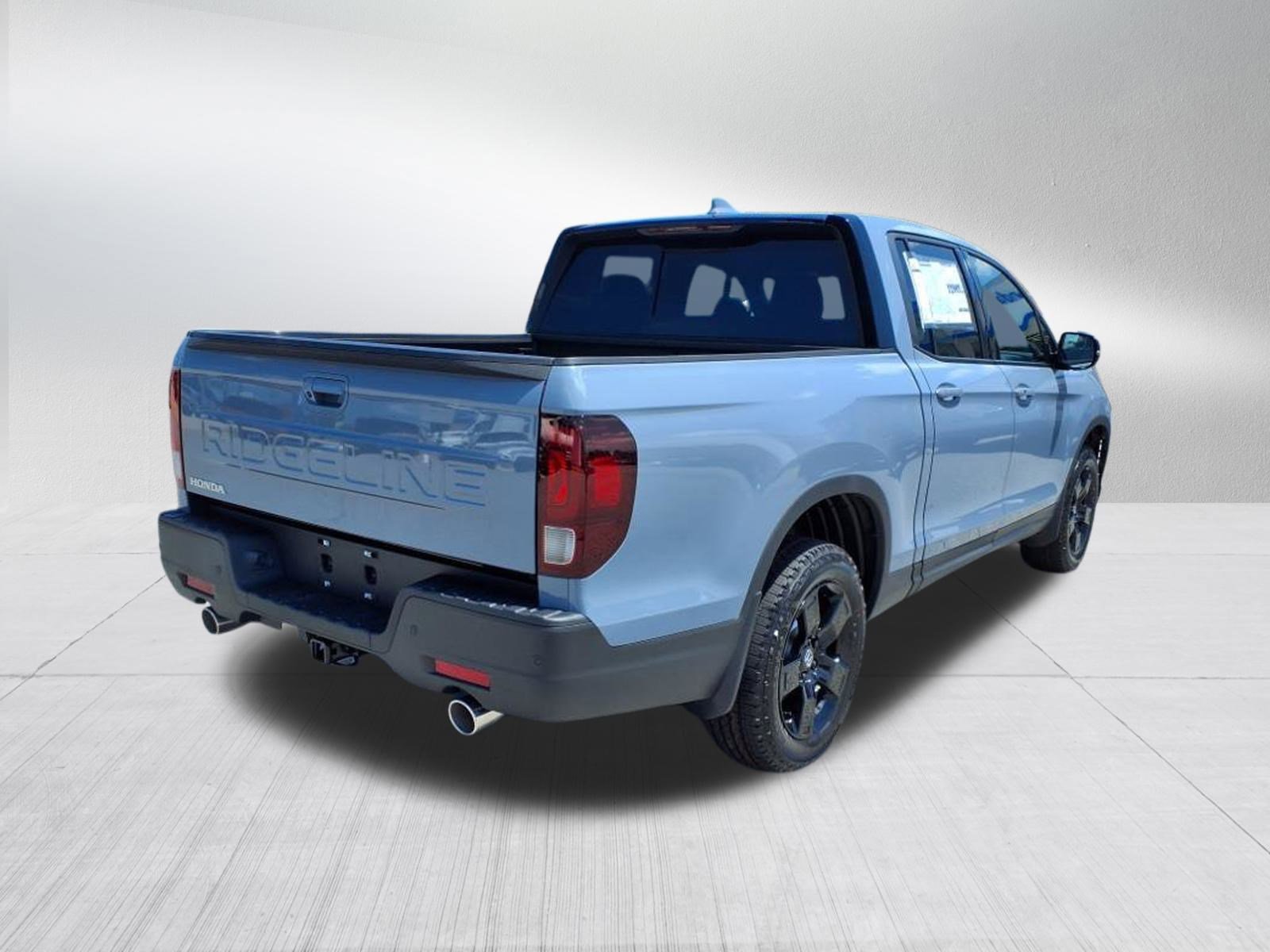 2025 Honda Ridgeline Black Edition photo 4
