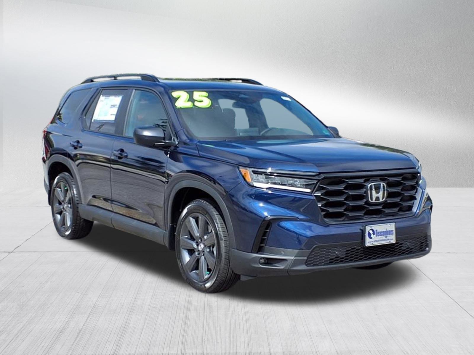 2025 Honda Pilot Sport photo 2
