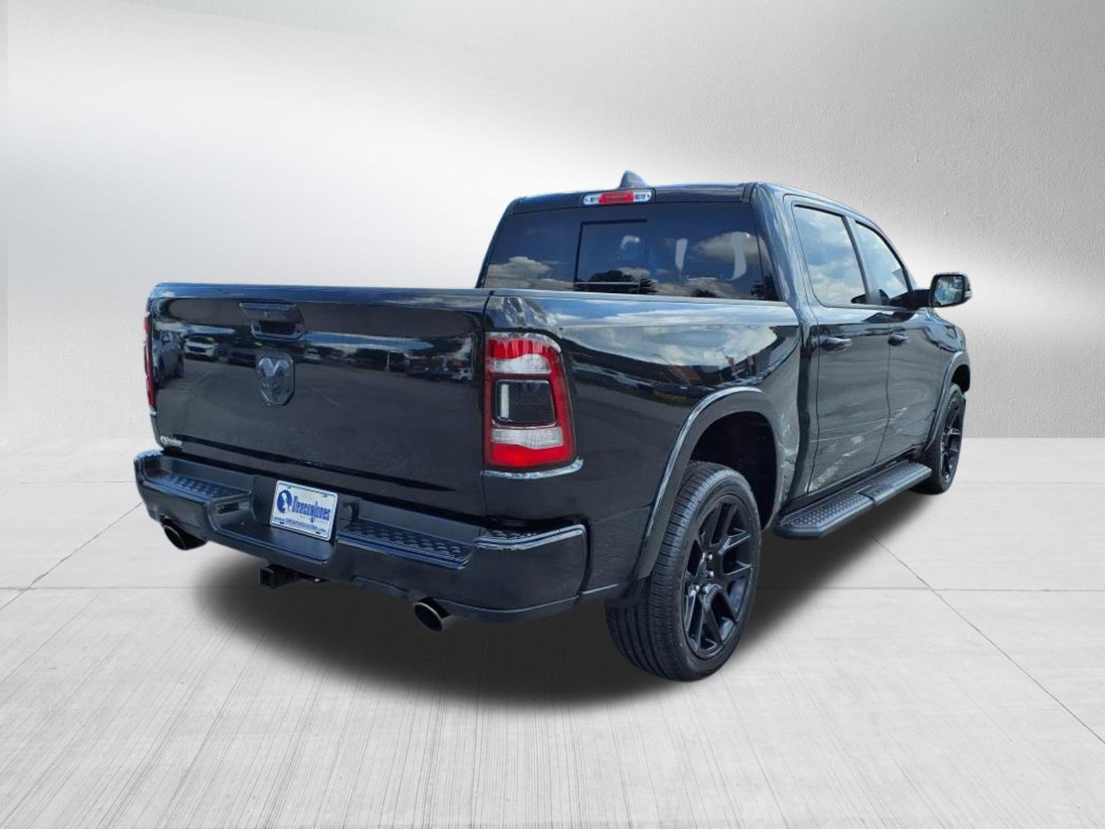 2022 Ram 1500 Laramie photo 2