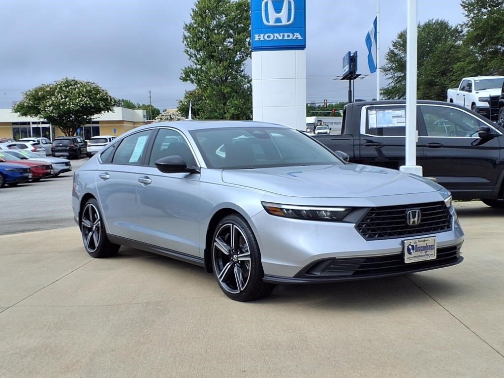 2025 Honda Accord Hybrid Sport photo 2