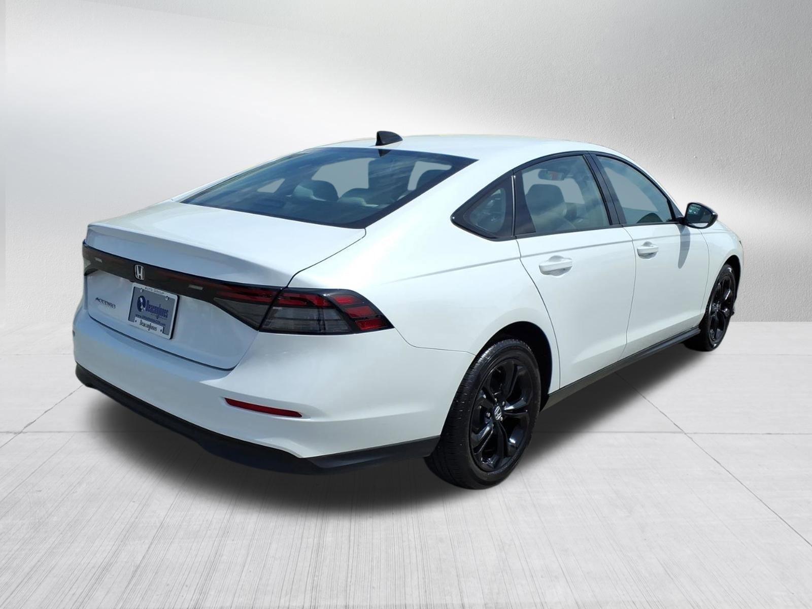 2025 Honda Accord SE - Photo 4