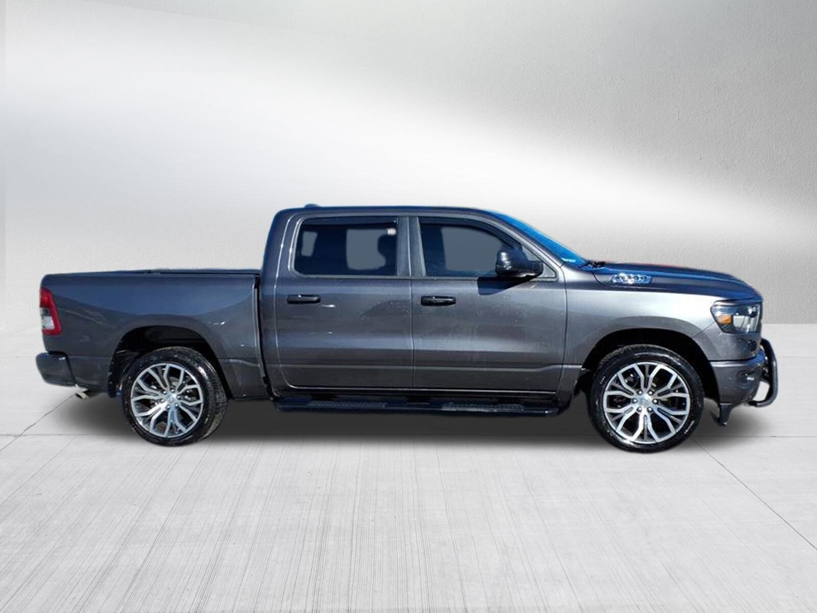 2024 Ram 1500 Tradesman photo 3