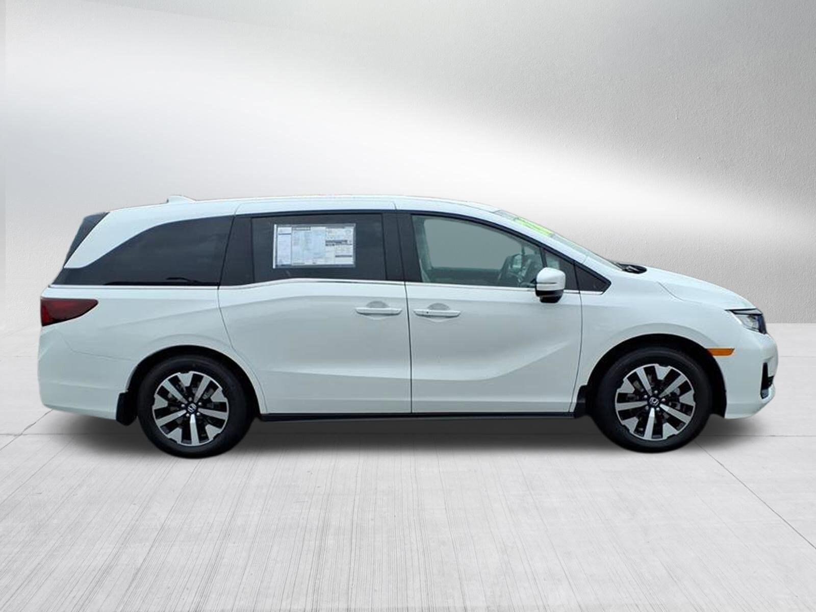 2026 Honda Odyssey EX-L photo 3