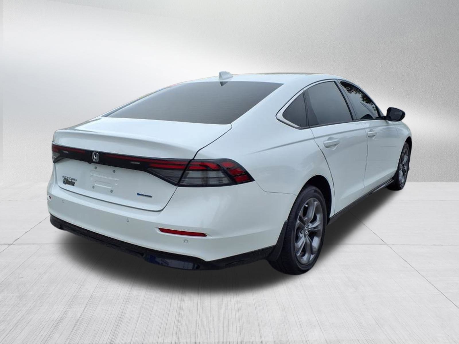 2023 Honda Accord Hybrid EX-L photo 4