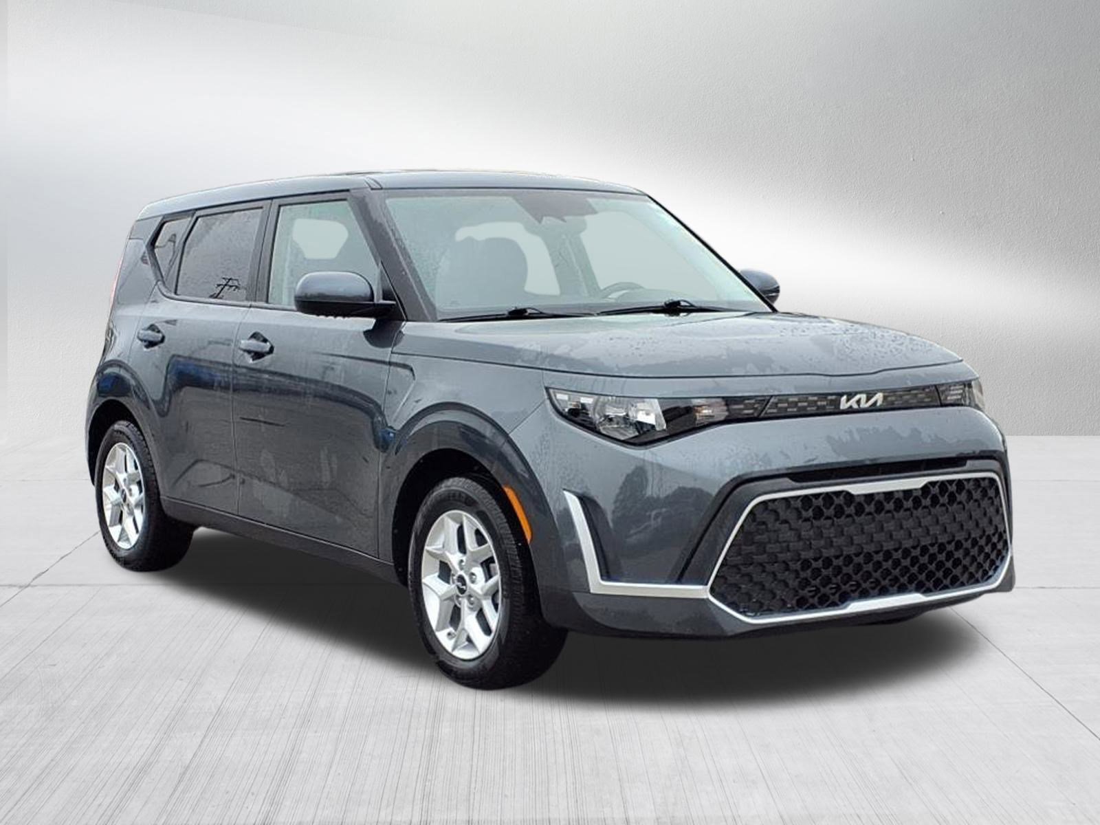 2023 Kia Soul LX photo 2