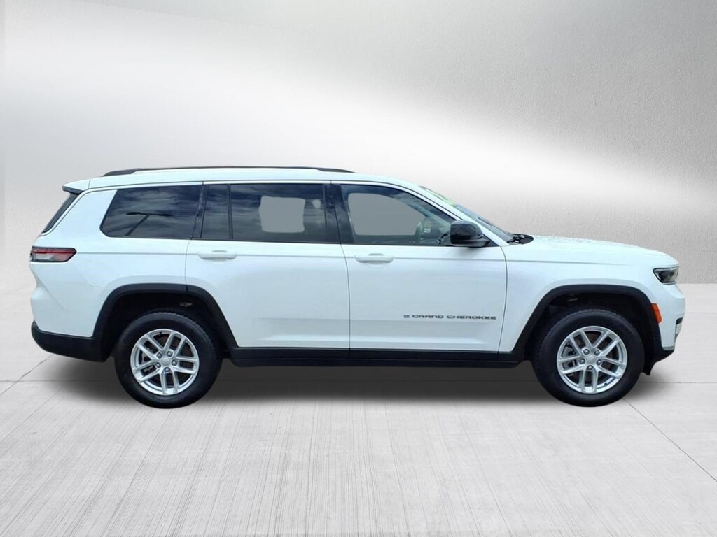 Used 2022 Jeep New Grand Cherokee Laredo SUV