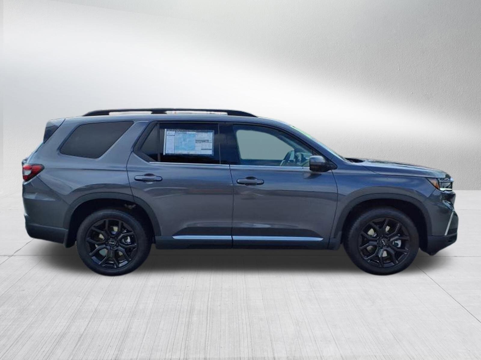 2025 Honda Pilot Touring photo 2