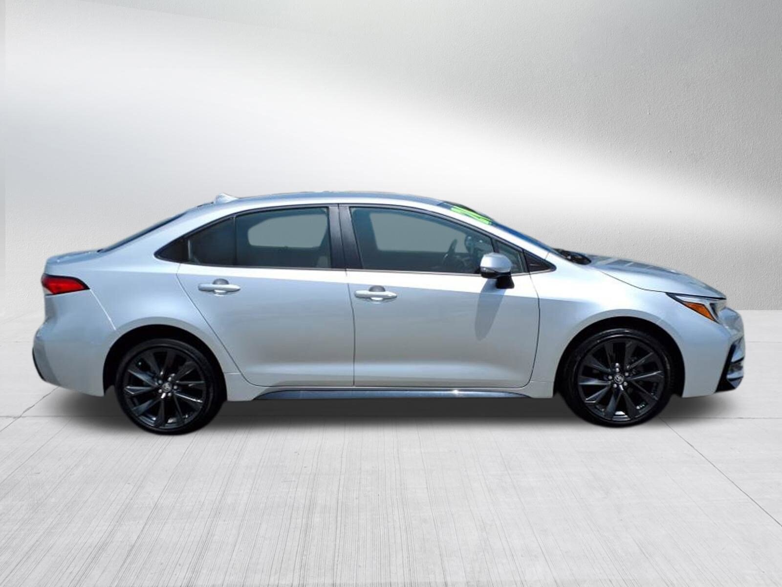 2024 Toyota Corolla Hybrid SE photo 3