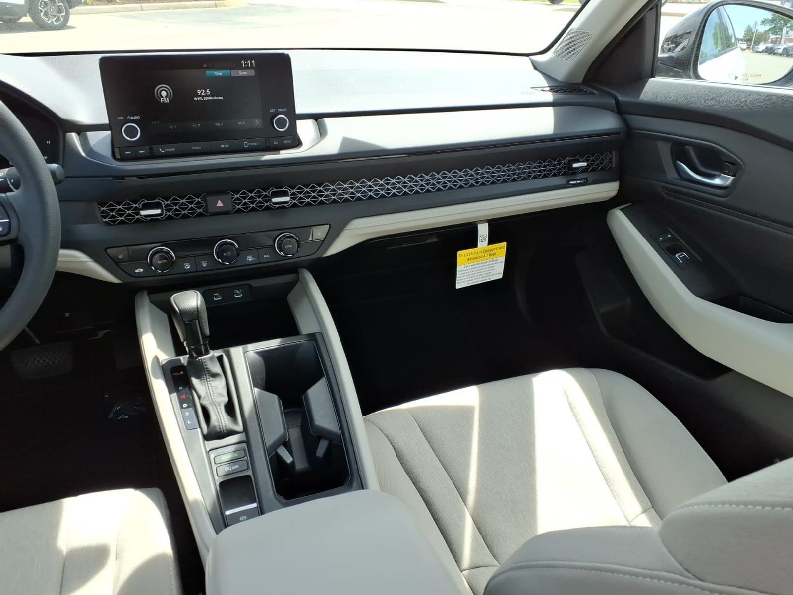 2025 Honda Accord SE - Photo 16