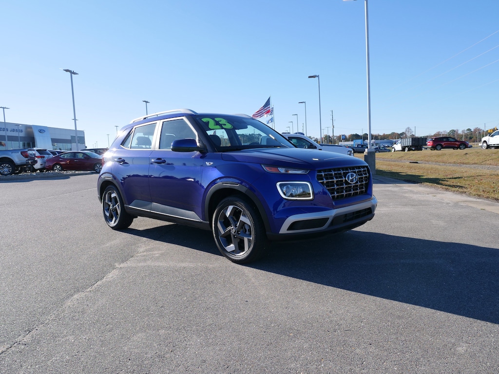 Used 2023 Hyundai Venue Limited SUV