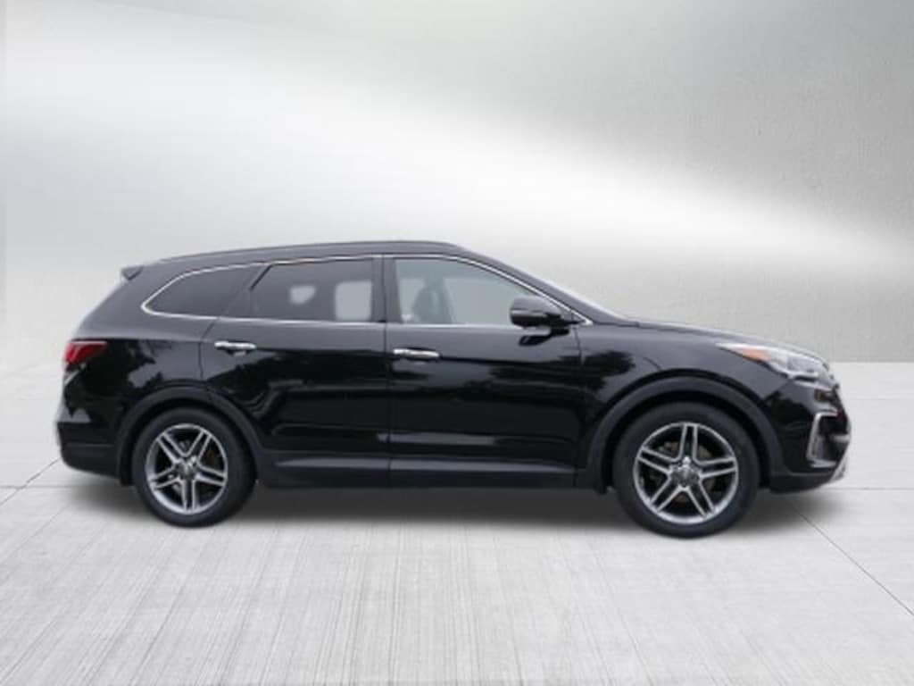 Used 2017 Hyundai Santa Fe SE Ultimate SUV