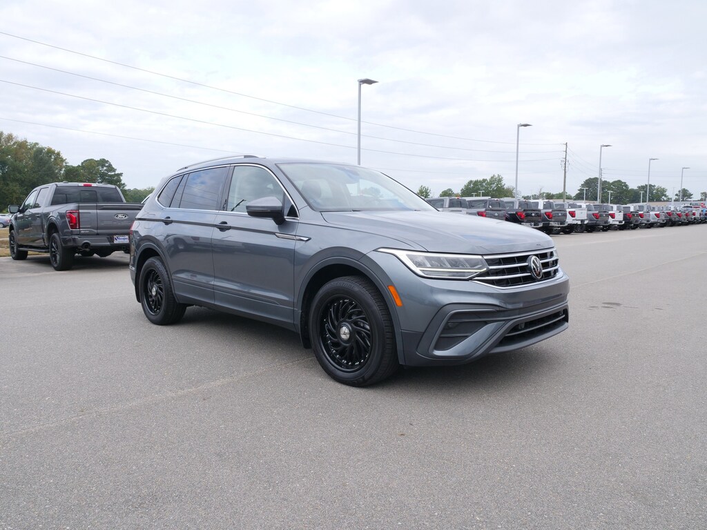 Used 2023 Volkswagen Tiguan 2.0T SE SUV