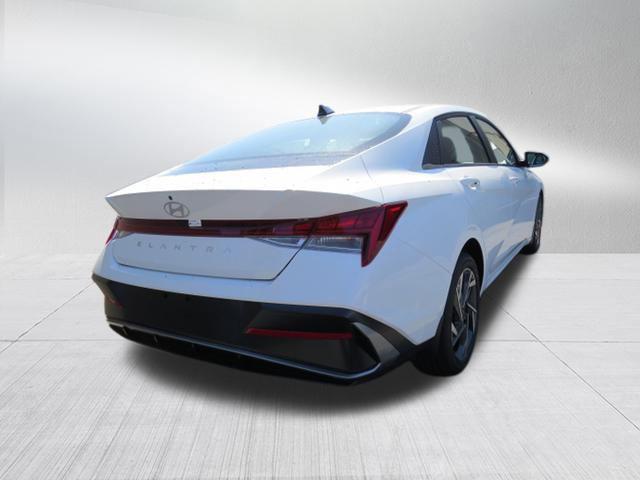 2025 Hyundai Elantra SEL - Photo 7