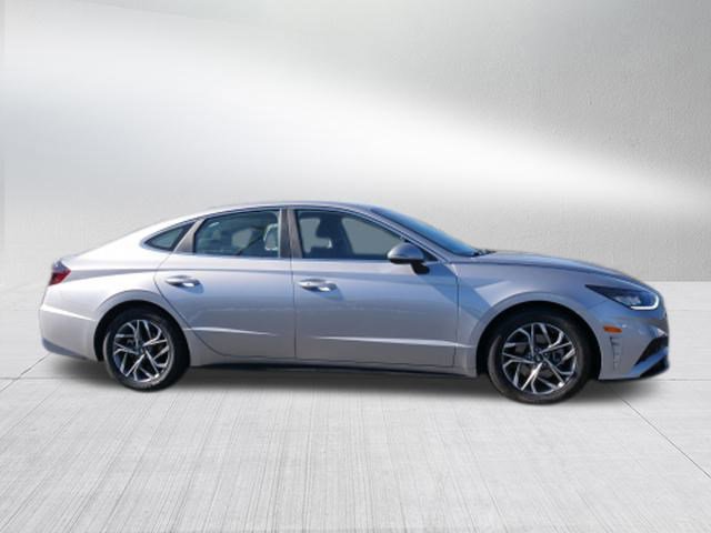 2022 Hyundai Sonata SEL photo 2