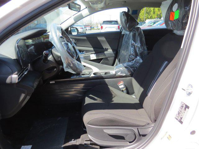 2025 Hyundai Elantra SEL - Photo 11