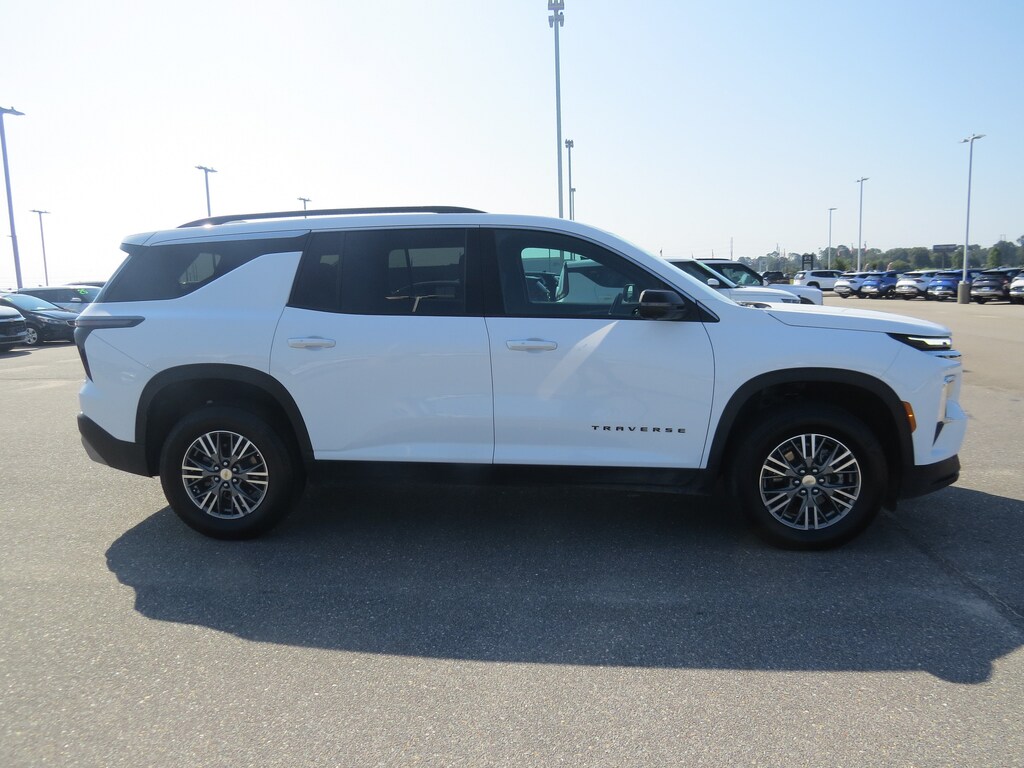 Used 2026 Chevrolet Traverse LT SUV