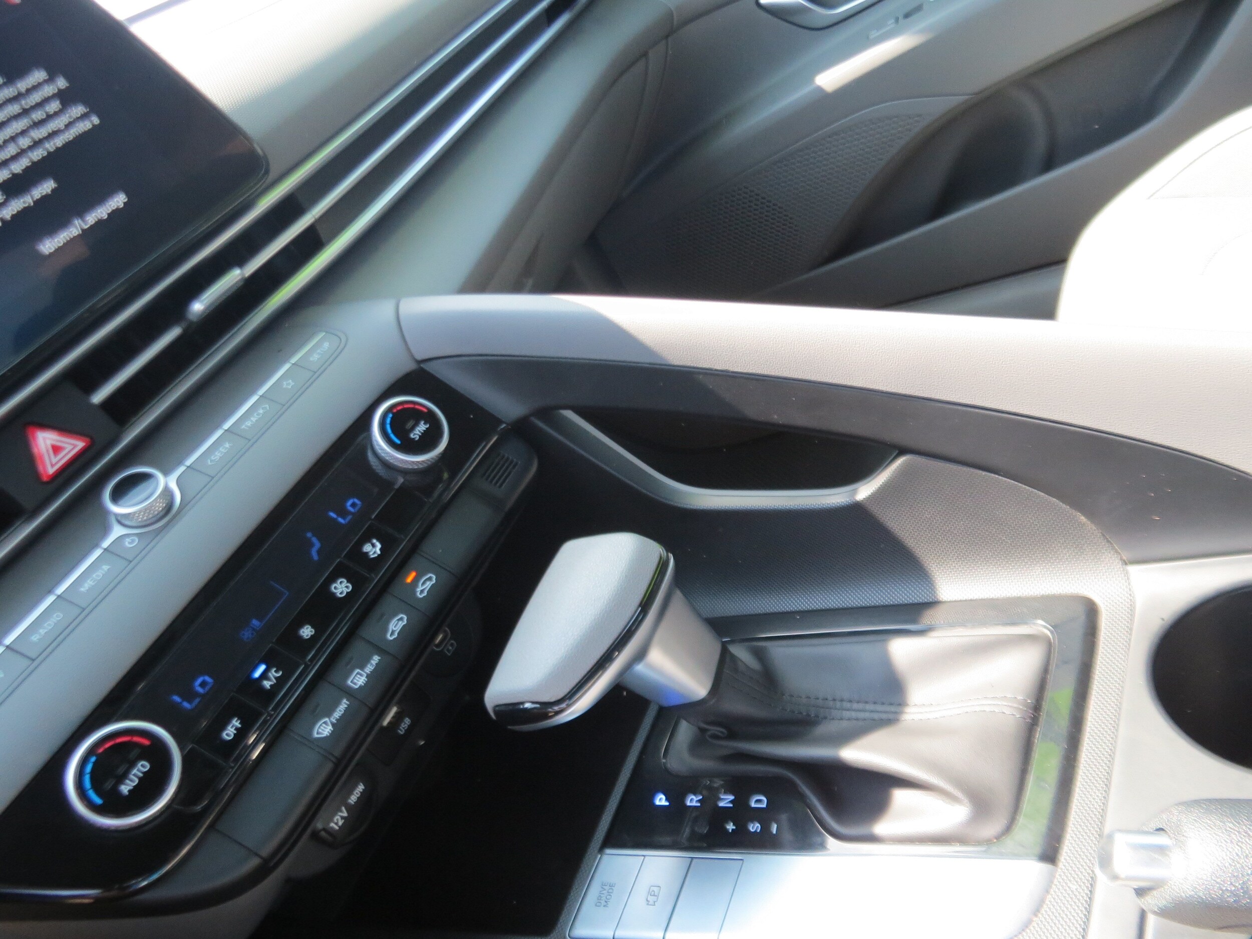 2024 Hyundai Elantra SEL - Photo 13