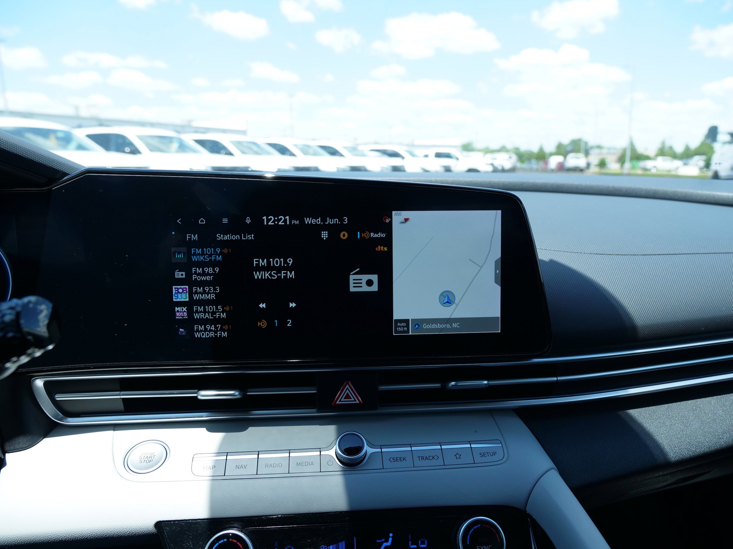 2023 Hyundai Elantra Limited - Photo 24