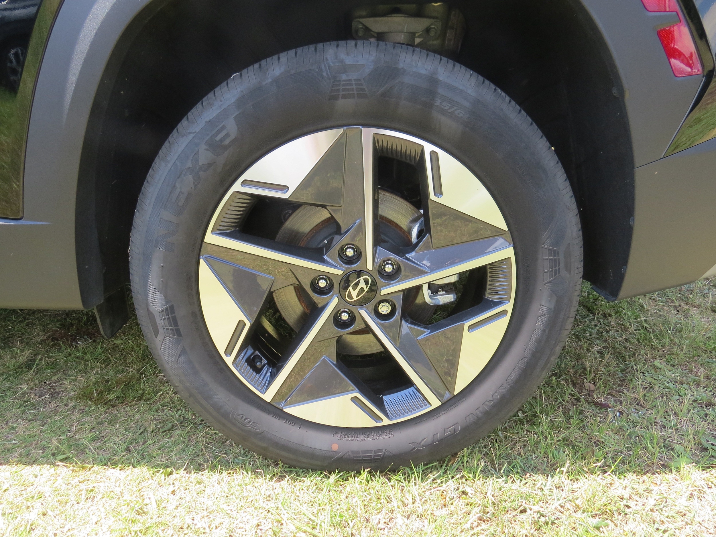 2025 Hyundai Tucson SEL - Photo 11
