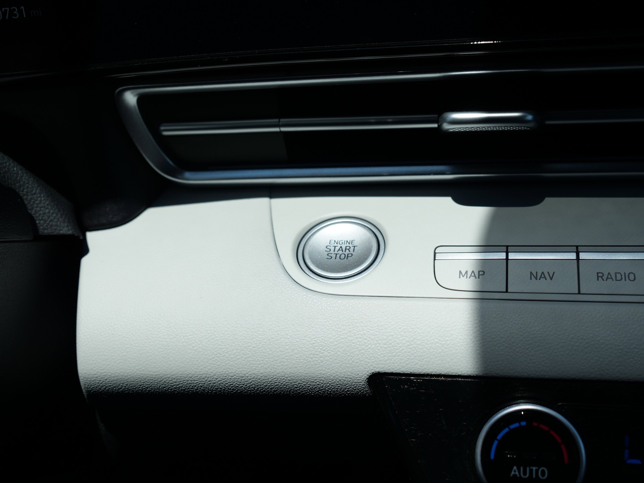 2023 Hyundai Elantra Limited - Photo 23