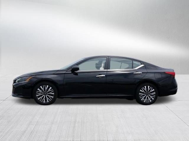 2025 Nissan Altima SV - Photo 6
