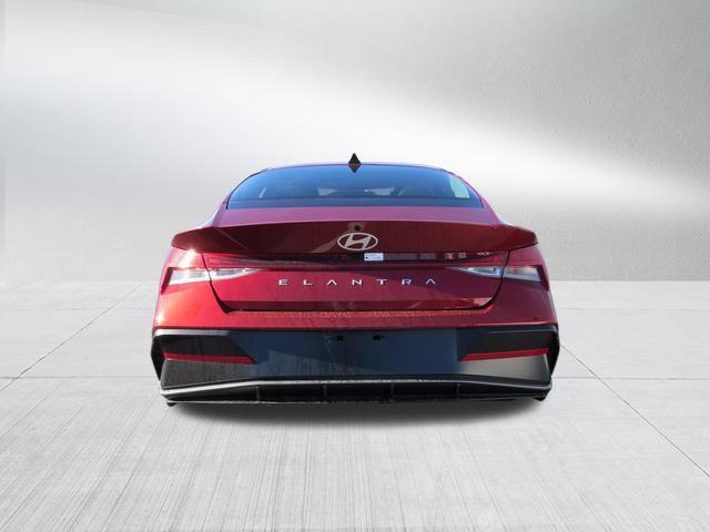 2025 Hyundai Elantra SEL - Photo 6