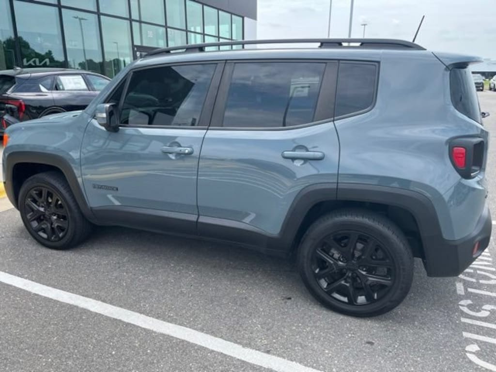 Used 2018 Jeep Renegade Latitude 4x4 SUV