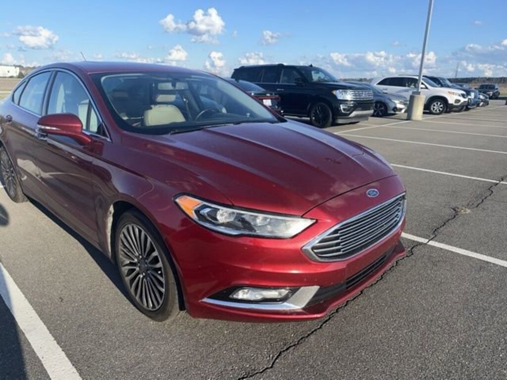 Used 2017 Ford Fusion SE Sedan