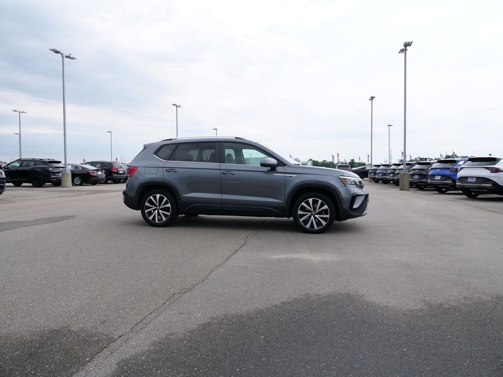 Used 2022 Volkswagen Taos 1.5T SE 4MOTION SUV