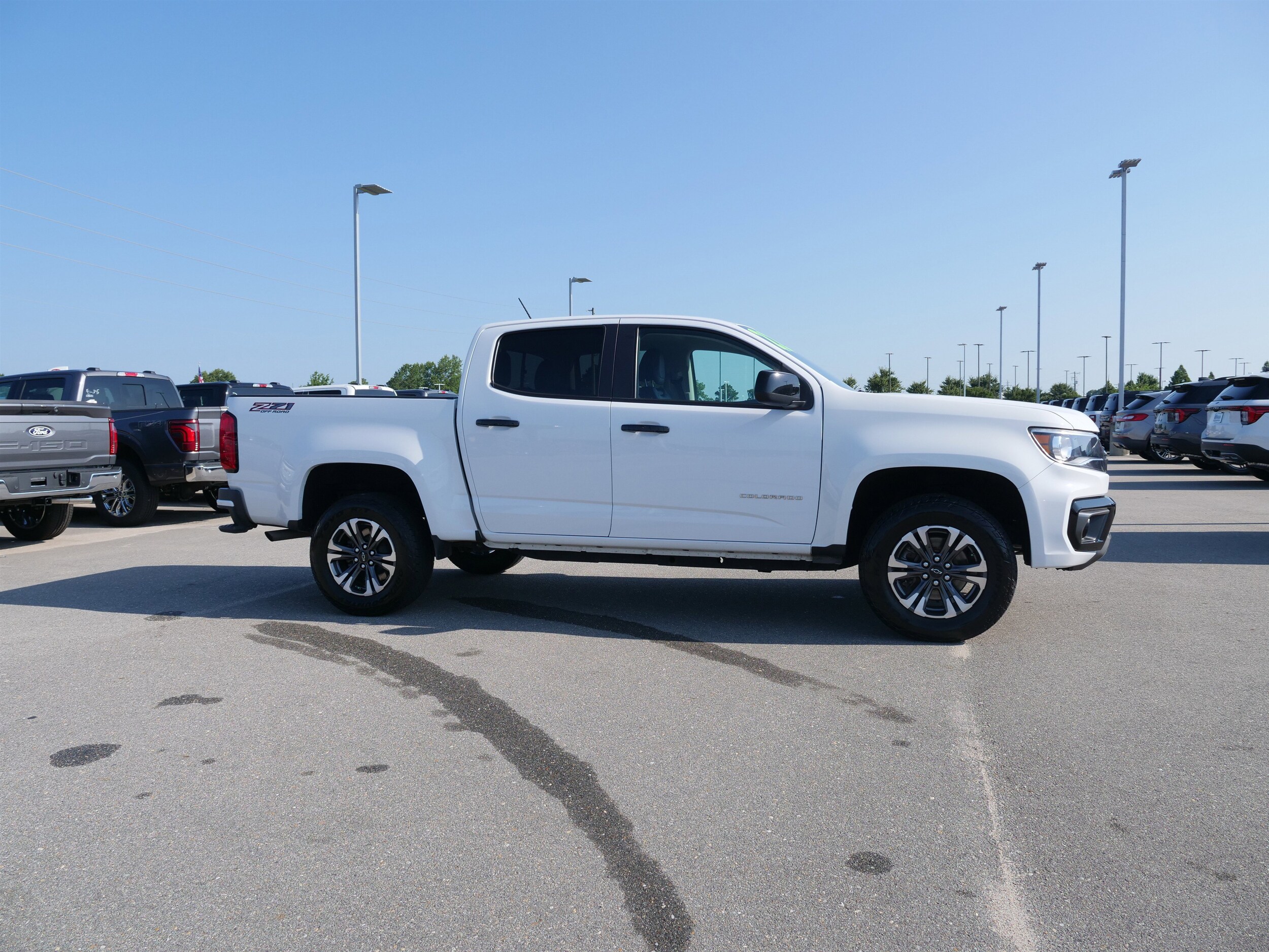 2022 Chevrolet Colorado Z71 photo 2
