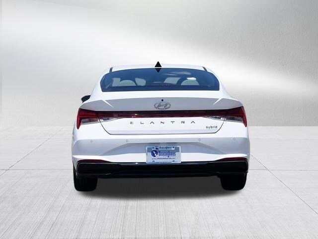 2023 Hyundai Elantra Limited - Photo 4