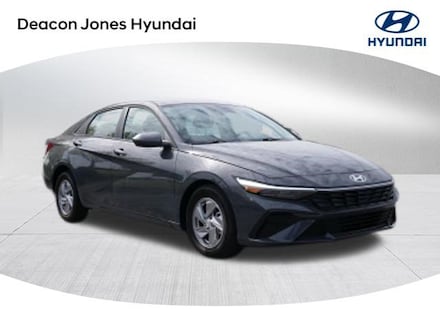 2025 Hyundai Elantra SE Sedan