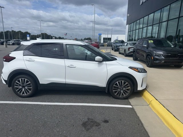 2023 Nissan Kicks SV photo 2