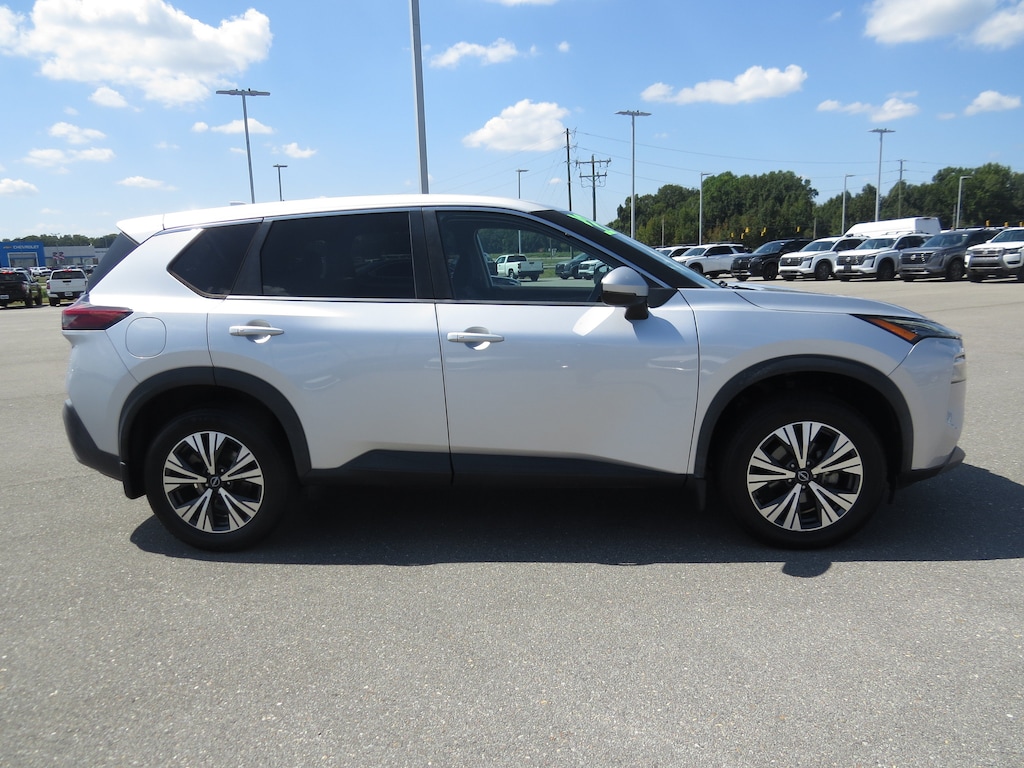 Used 2022 Nissan Rogue SV SUV