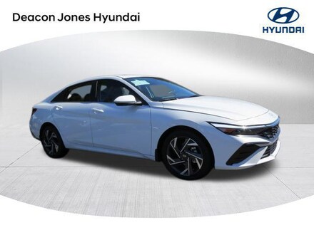 2025 Hyundai Elantra SEL Convenience Sedan