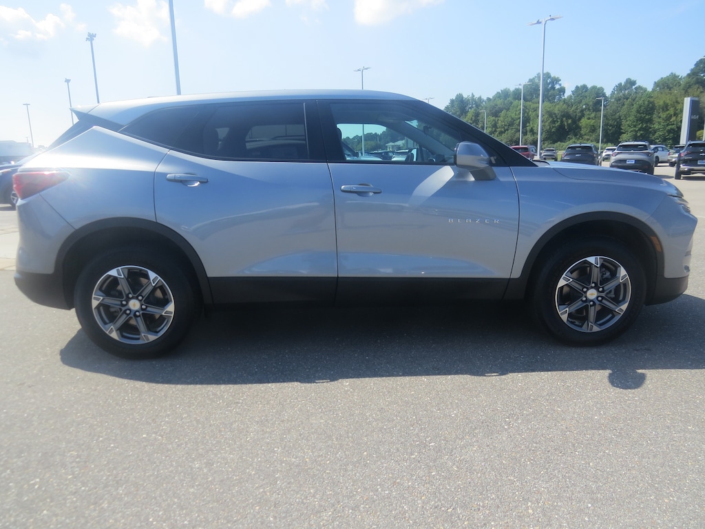 Used 2025 Chevrolet Blazer LT w/2LT SUV