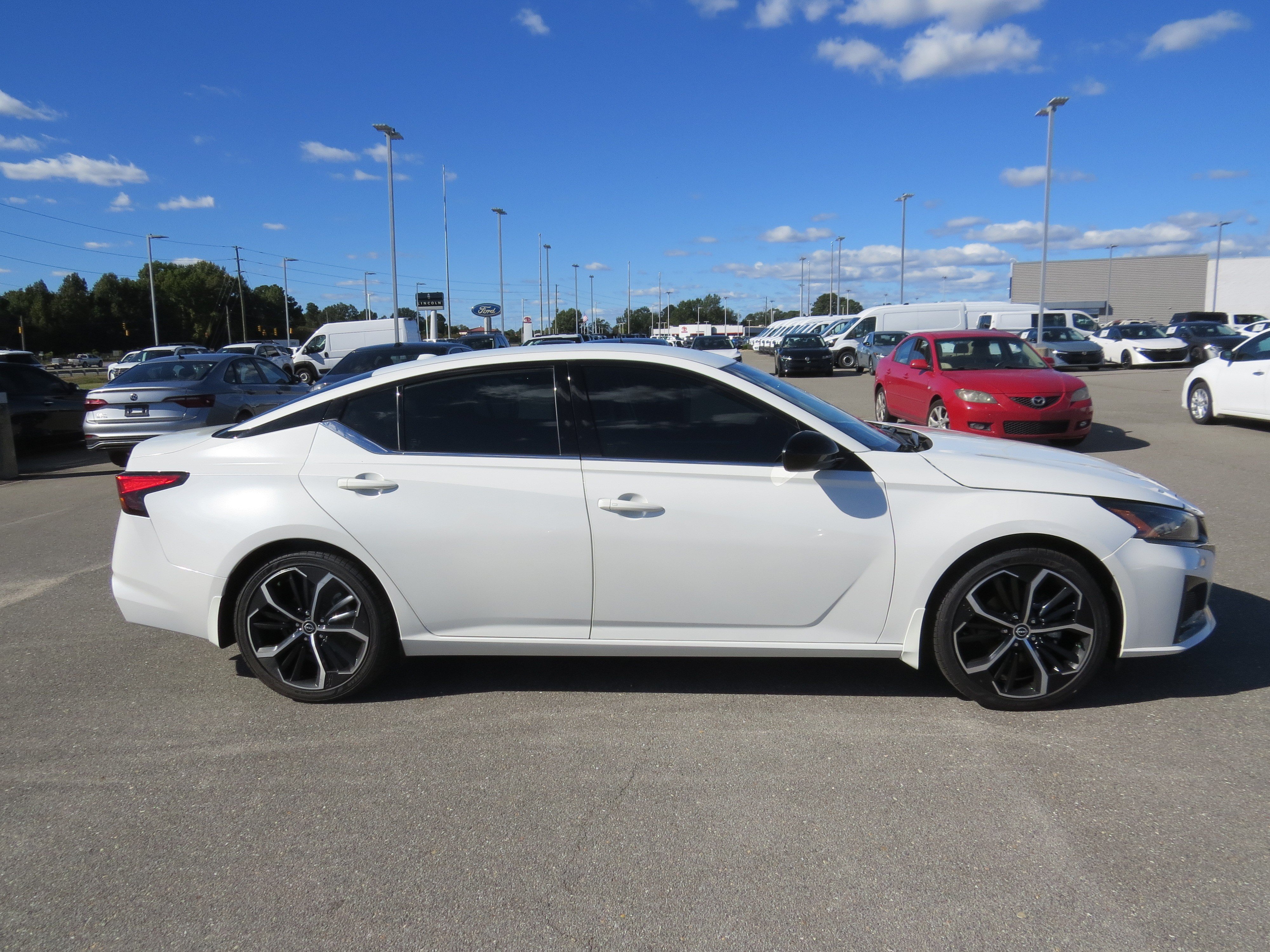Used 2024 Nissan Altima 2.5 SR Sedan