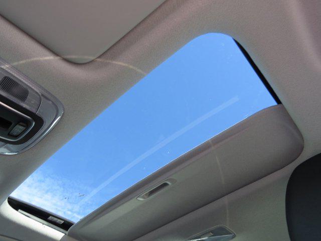 2025 Hyundai Elantra SEL - Photo 18