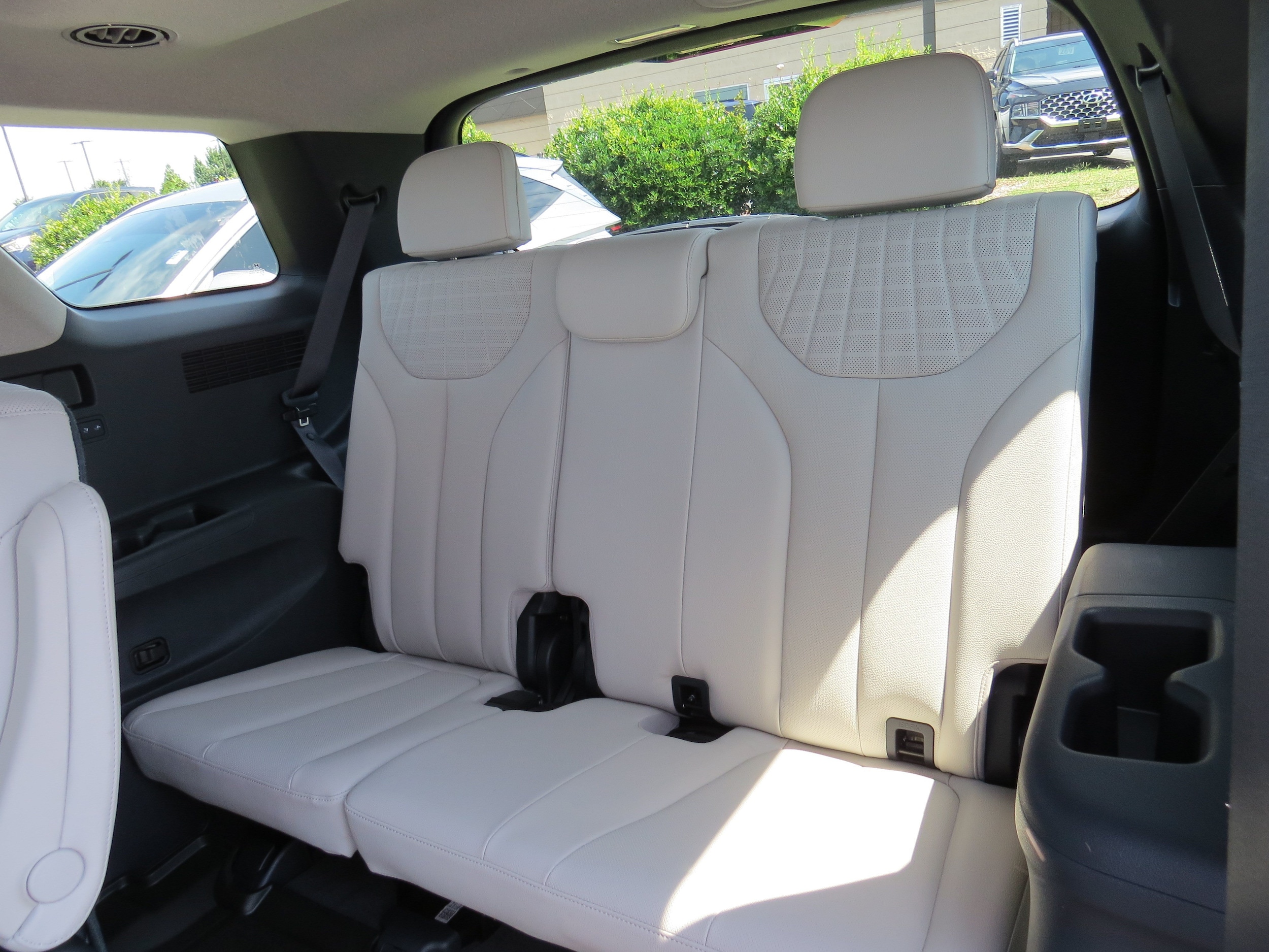 2024 Hyundai Palisade Limited - Photo 14