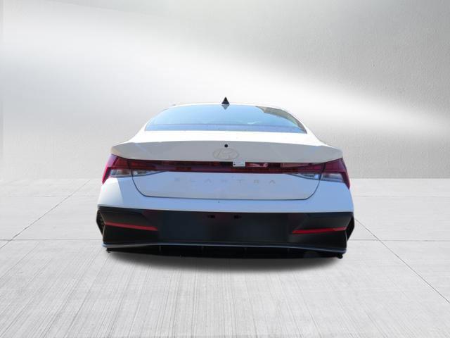 2025 Hyundai Elantra SEL - Photo 6