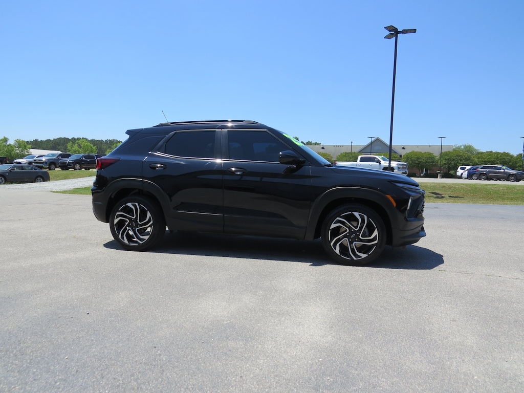 Used 2025 Chevrolet Trailblazer RS SUV