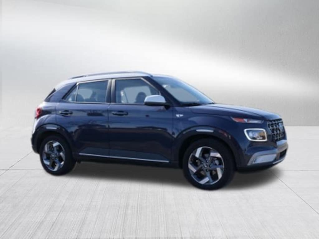 Used 2024 Hyundai Venue Limited SUV