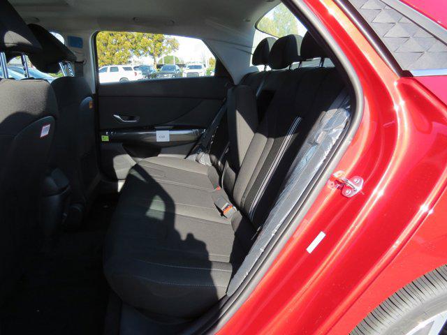 2025 Hyundai Elantra SEL - Photo 9