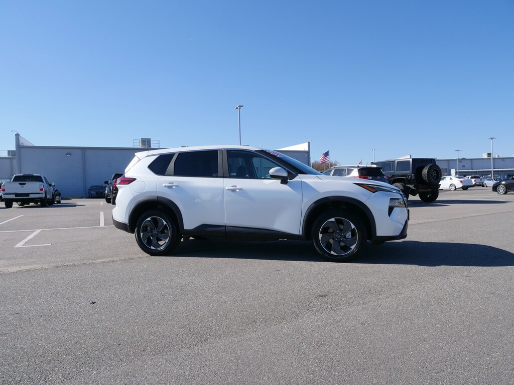 Used 2024 Nissan Rogue SV SUV