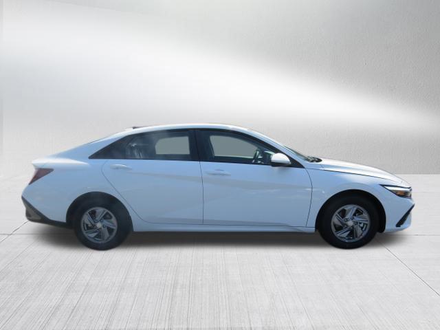 New 2026 Hyundai Elantra SE Sedan