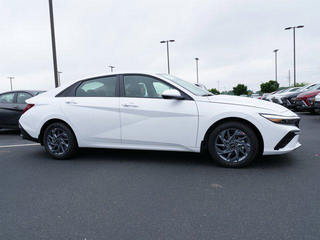 2025 Hyundai Elantra Hybrid Blue photo 2