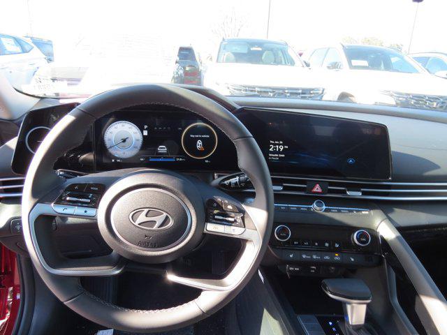 2025 Hyundai Elantra SEL - Photo 12