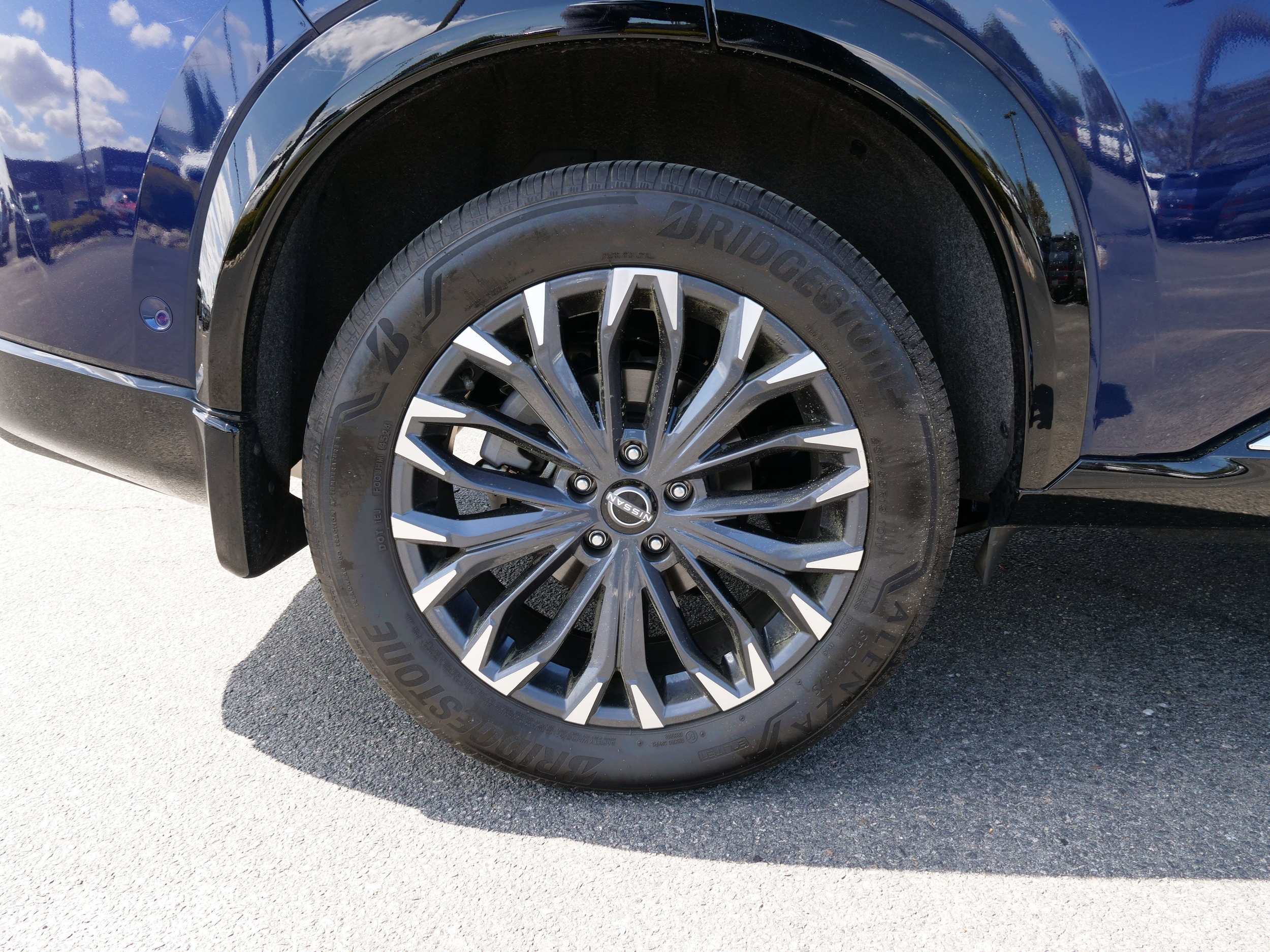 2025 Nissan Rogue Platinum - Photo 11