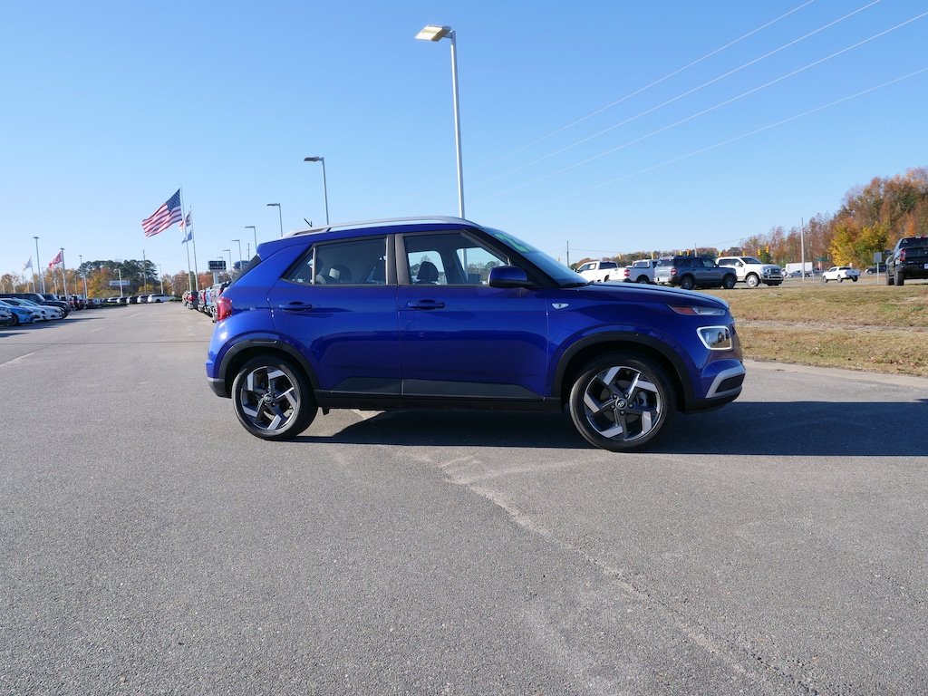 Used 2023 Hyundai Venue Limited SUV