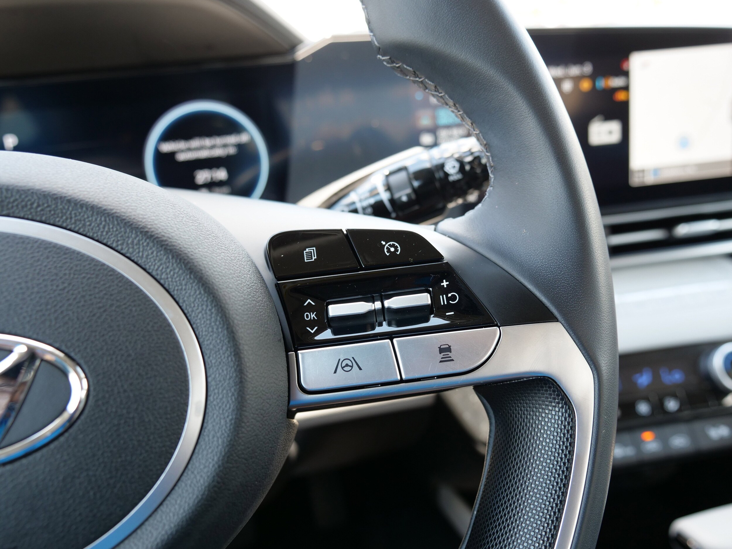 2023 Hyundai Elantra Limited - Photo 21